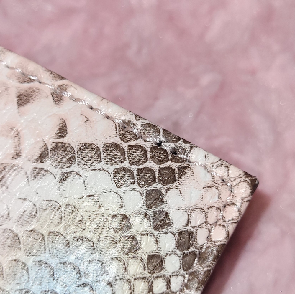 Hard To Find! Jessica Simpson large bifold/zip-around wallet. - Picture 16 of 16